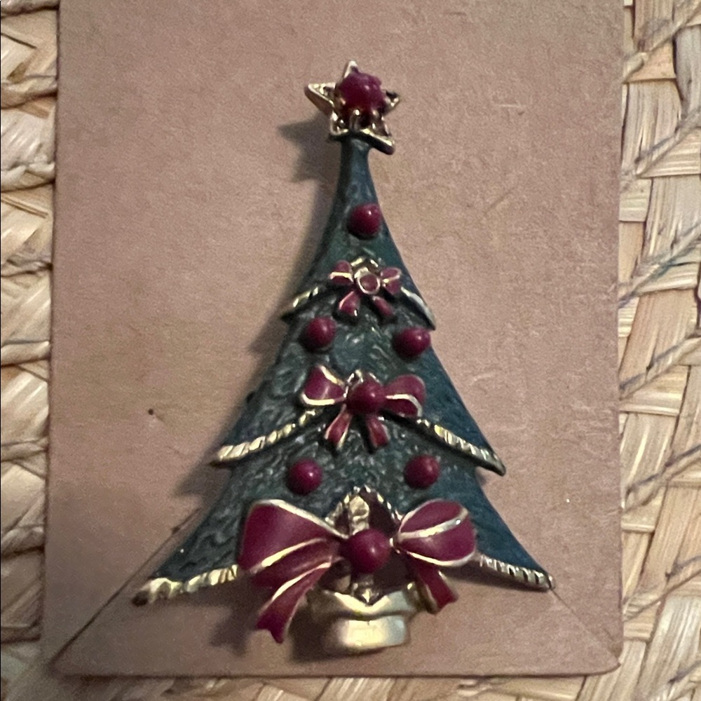 Vintage Festive Christmas Tree Brooch